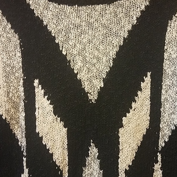 Patterned Sweater - Picture 2 of 3